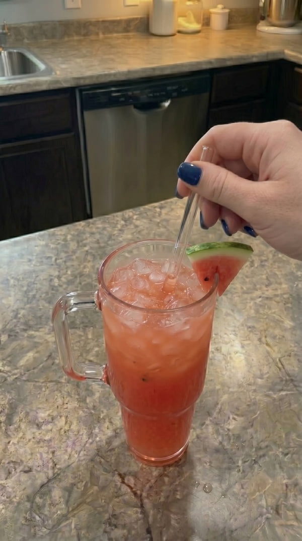 Fill with ice & top with water to a full 32oz